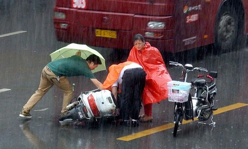 電動車騎行不開燈易釀事故：法律無規(guī)定，交警定責(zé)時考慮“黑燈”因素合理嗎？